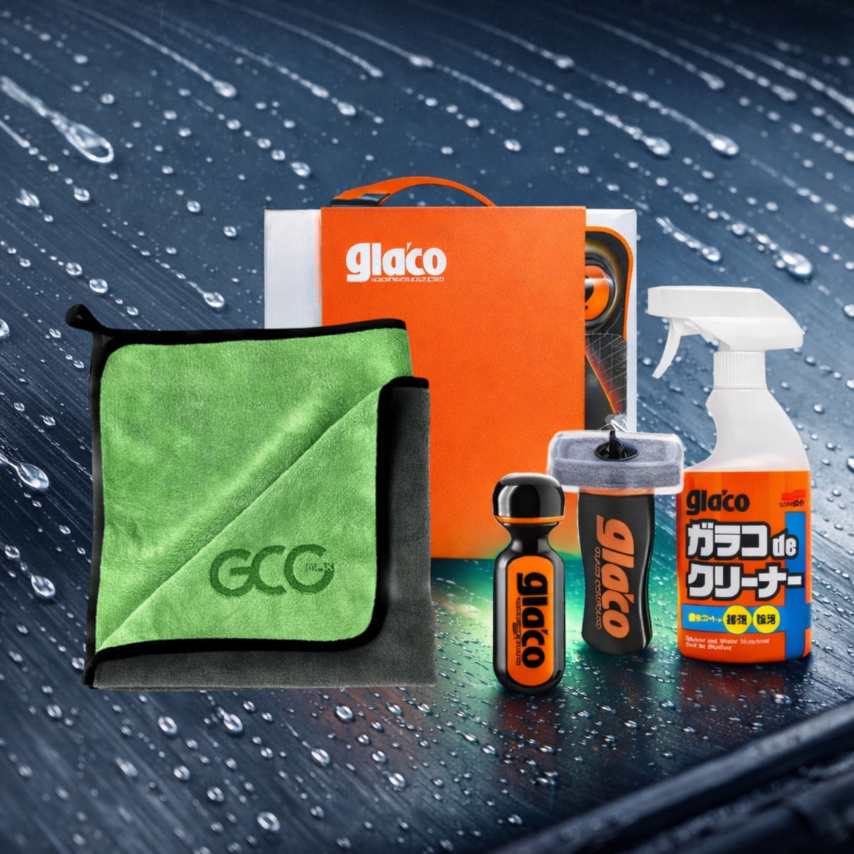 Soft99 Glaco glascoating kit 3-i-1 med grøn GCG mikrofiberklud, på våd sort overflade med vanddråber
