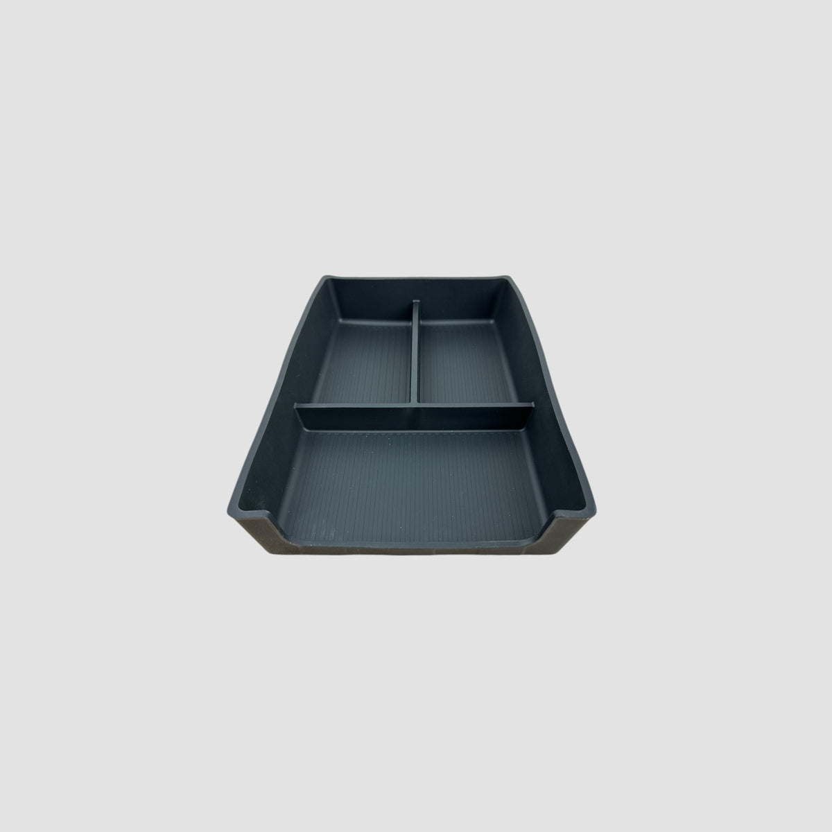 Alternativ sort opbevaringsboks (design B) til BYD Sealion 7 set skråt fra oven