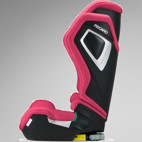 Recaro Axion 1 Wow Pink autostol set fra siden, viser sædets profil og transporthjul nederst