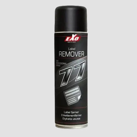 Sort spraydåse med EXO 77 Label Remover etiketfjerner på hvid baggrund