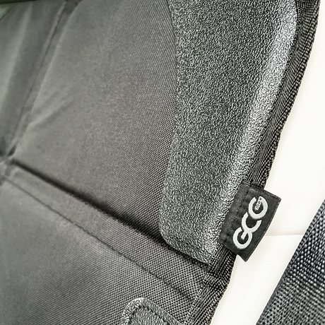 GCG logo på autostolbeskytteren 