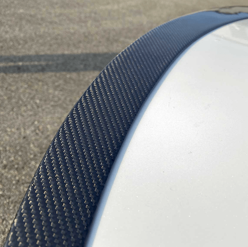 Performance spoiler i ekte karbon - passer til Tesla 3/Y