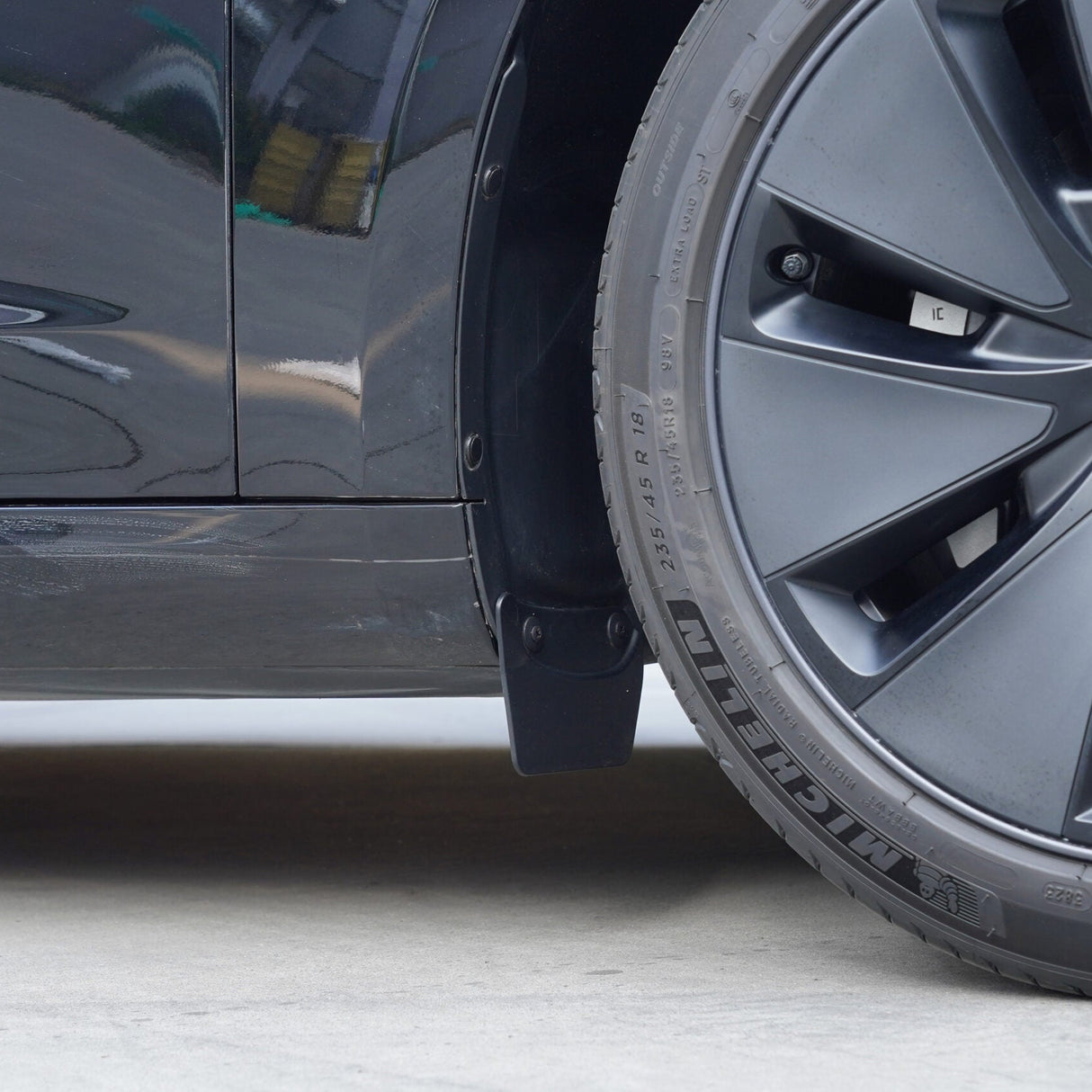 Skvettlapper/mud flaps til Tesla Model Y