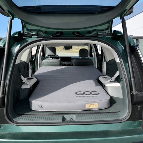 GCG MAX madras med bambus lagen opredt i bagagerummet på en Hyundai Ioniq
