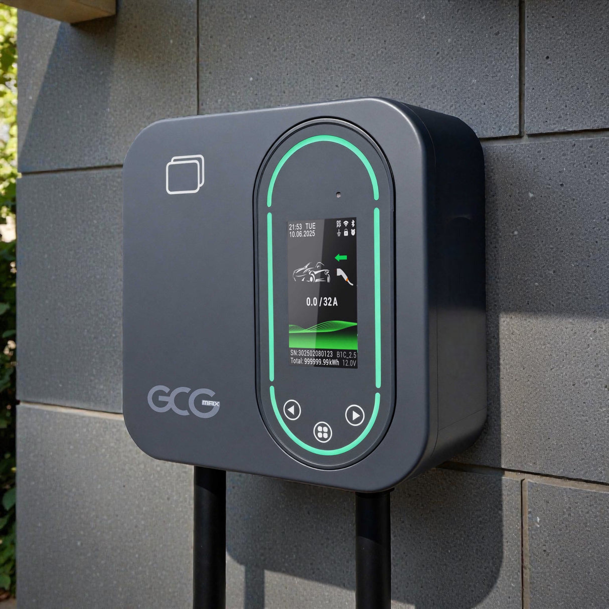 GCG MAX 11kW ladeboks, stilfuldt monteret på en væg