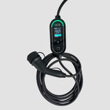 GCG MAX mobil lader med langt sort kabel og stik klar til brug