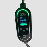 GCG MAX mobil lader med tydeligt display og grøn lys indikator.