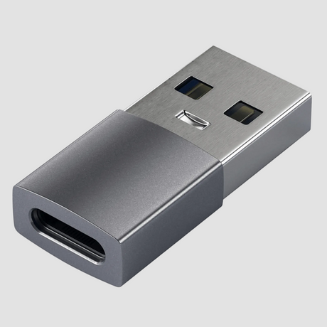 et USB-A til USB-C indgang. 