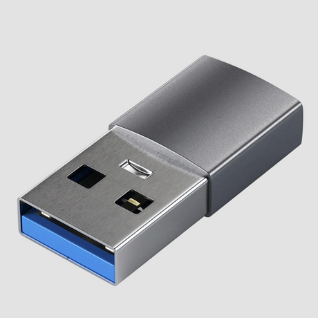 et USB-A til USB-C indgang. 