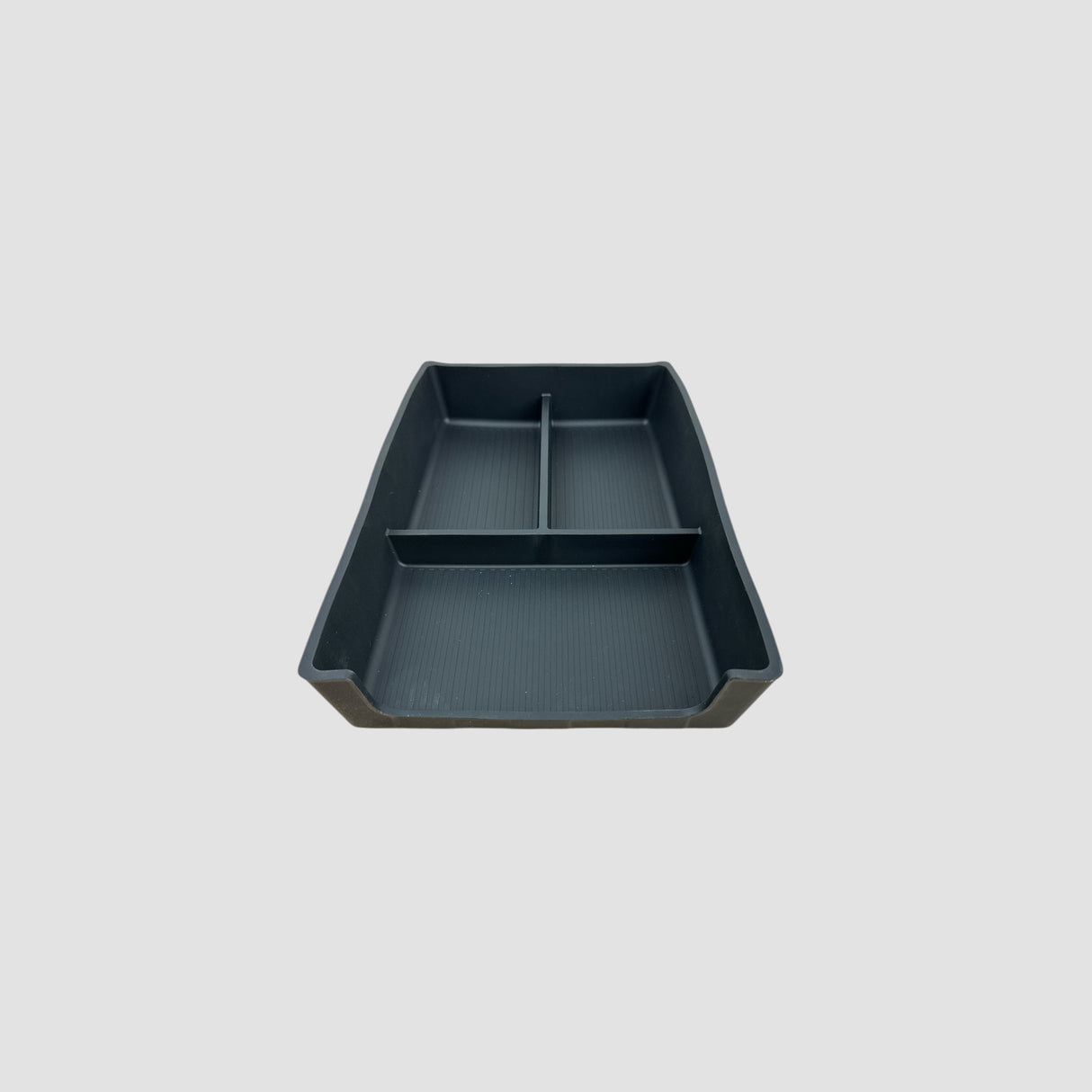 Alternativ sort opbevaringsboks (design B) til BYD Sealion 7 set skråt fra oven