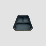 Alternativ sort opbevaringsboks (design B) til BYD Sealion 7 set skråt fra oven