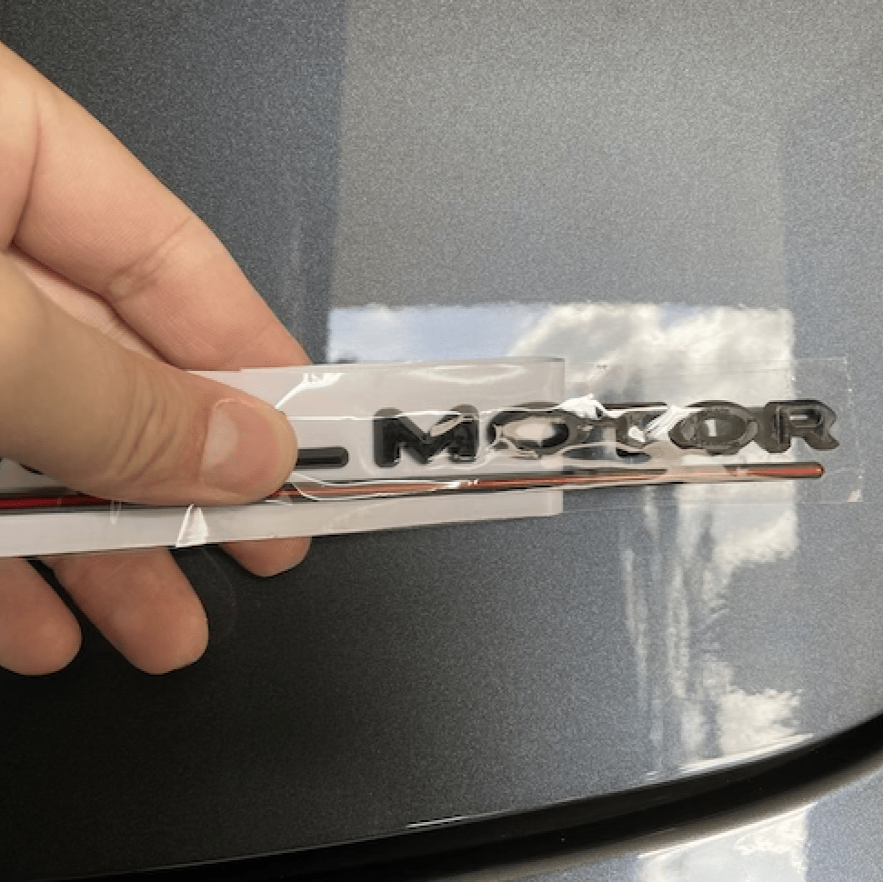 Dual Motor emblem (fl. farger)