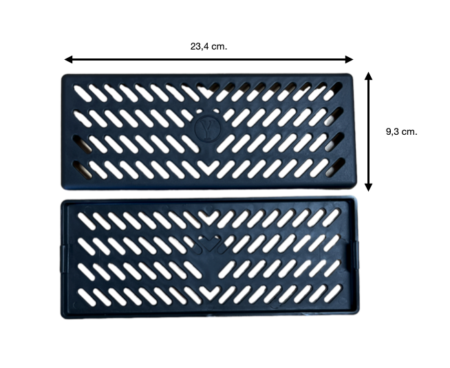 Målskitse af de to sorte ventilations-covers med dimensioner 23,4 cm og 9,3 cm på hvid baggrund