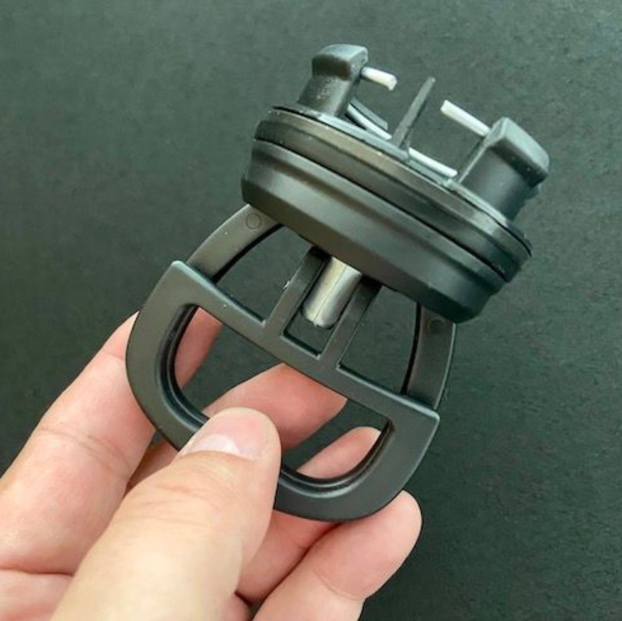 Sugekop til fjernelse af Tesla centerkapsler.