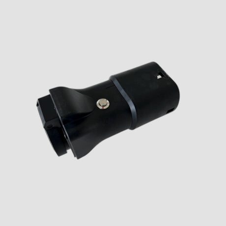 Sort V2L adapter med type 2 input og 230V udtag