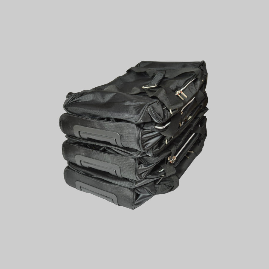 car bags oven på hinanden