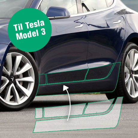Mørkeblå Tesla Model 3 set fra siden med grønne markeringer af stenslagsfoliens områder langs de nederste døre og tærskler, med badge 'Til Tesla Model 3'