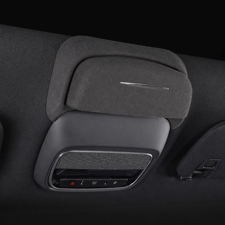 Sort alcantara solbrille holder til Xpeng G6 monteret i bilen